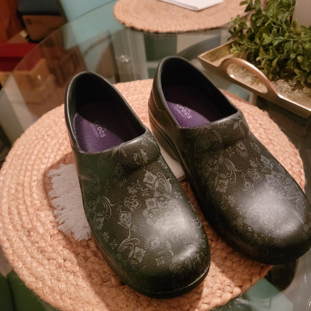 Crocs Clogs - Picture 5 of 5